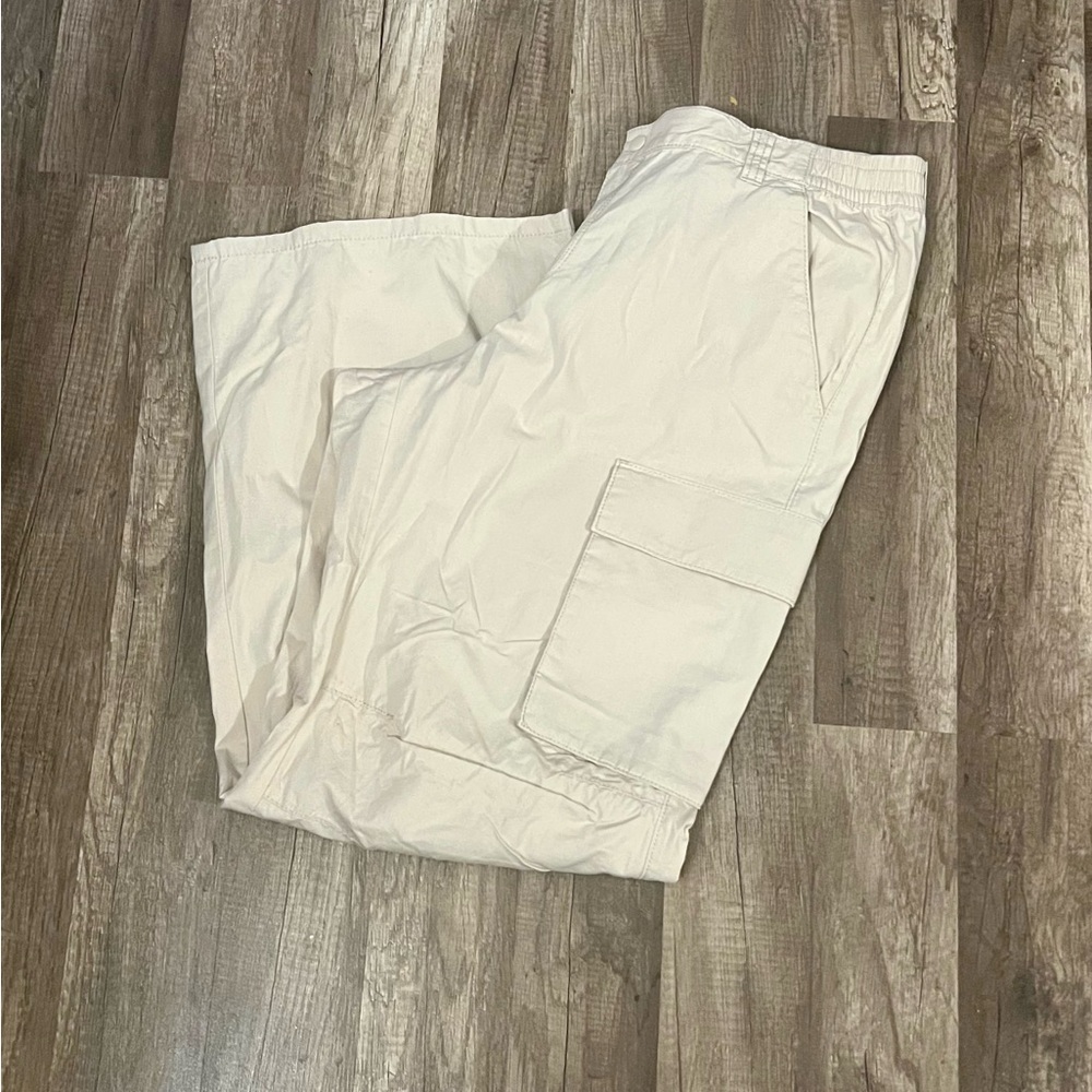 H&M Women’s Light Beige Cargo Pants